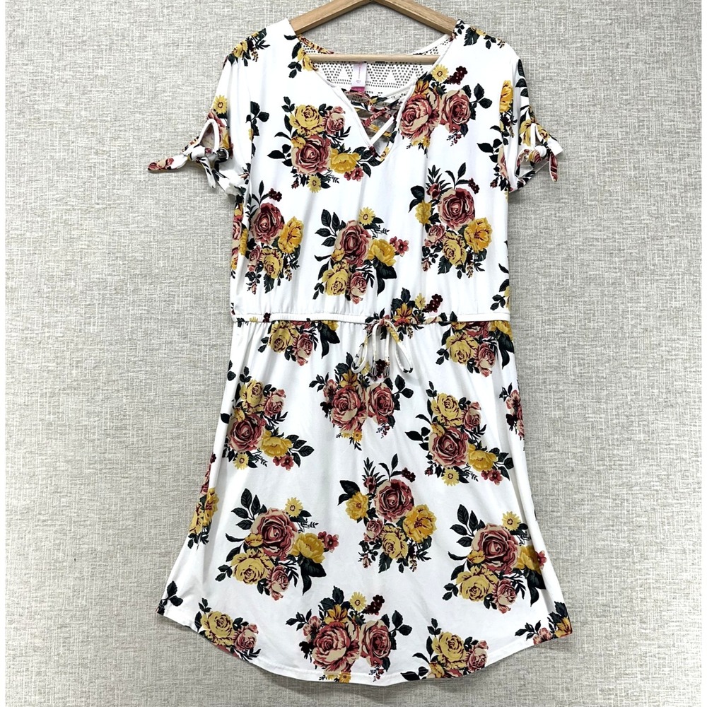 No Boundaries Dress Juniors XL 15-17 Off White Floral Lace-Up T-Shirt Crochet